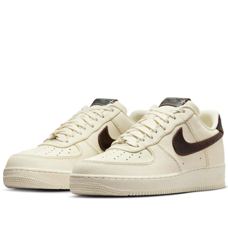 Nike Cream & Dark Brown Low-Top Sneakers
